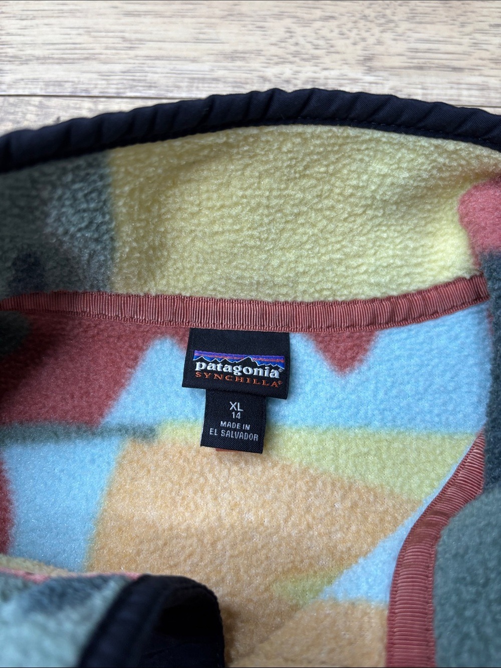 Youth Patagonia Synchilla Snap T Multicolor Geometric Fleece Pullover Size XL - Picture 3 of 6